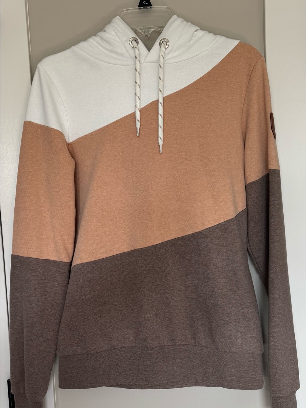 Wanakome Diagonal Colorblock Hoodie in White, Tan & Brown